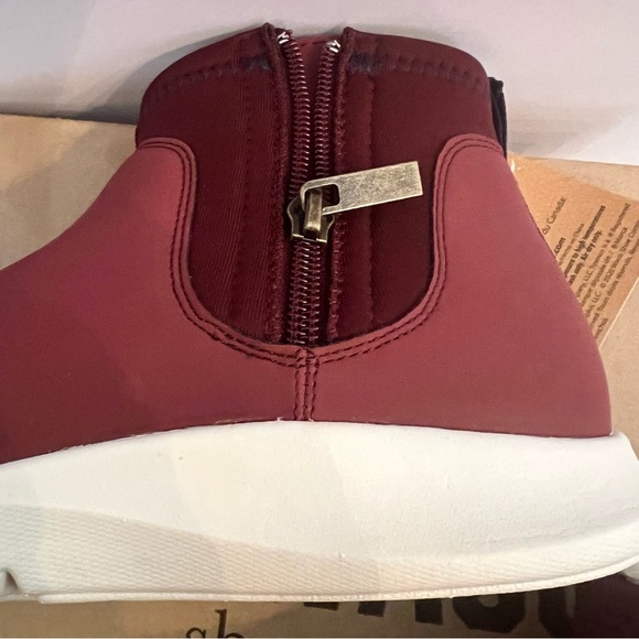 Spenco REVITALIGN Women's Paddock Ankle Bootie Size 5 1/2 Burgundy NEW!! - Picture 9 of 17